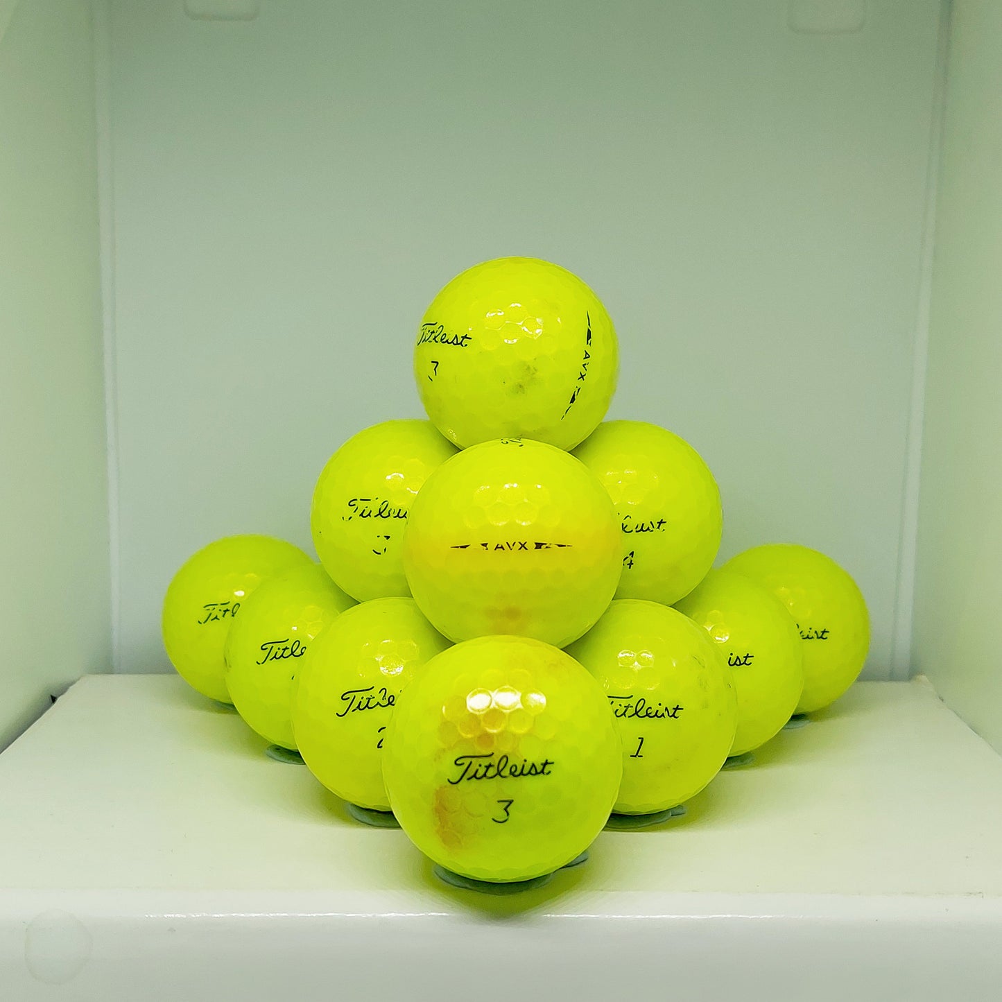 Titleist AVX Fluro